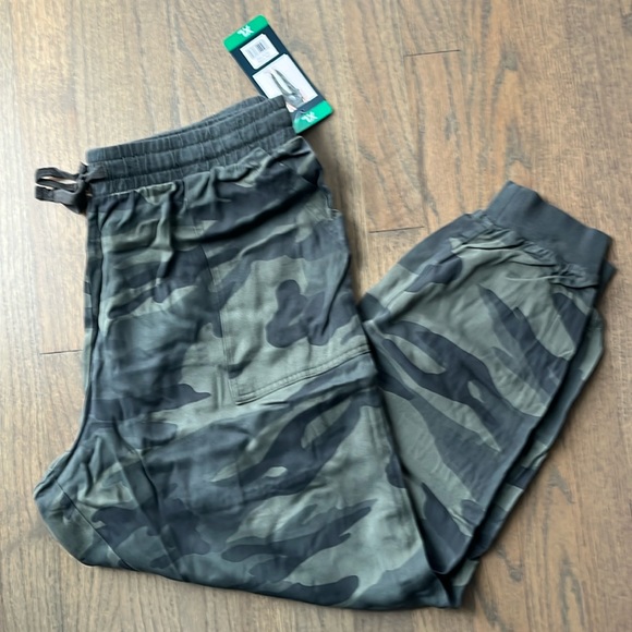 Splendid Pants - Splendid Camo Joggers (XL)
